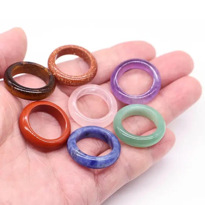 Bague en pierre naturelle de style vintage avec cristal de guérison pour femmes, bijou multifonctionnel pour harmonisation des chakras, bien-être émotionnel et style de vie sophistiqué