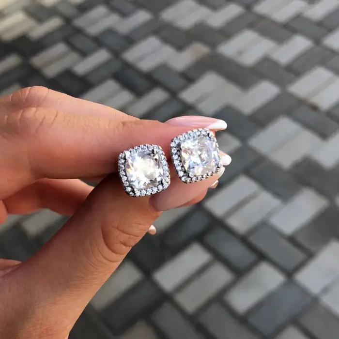 Boucles d'oreilles de luxe pour femmes élégantes et sophistiquées design géométrique zircone cubique or jaune clair occasions spéciales cadeau chic
