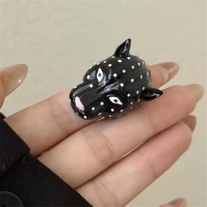 Bague élégante en métal et émail pour femmes