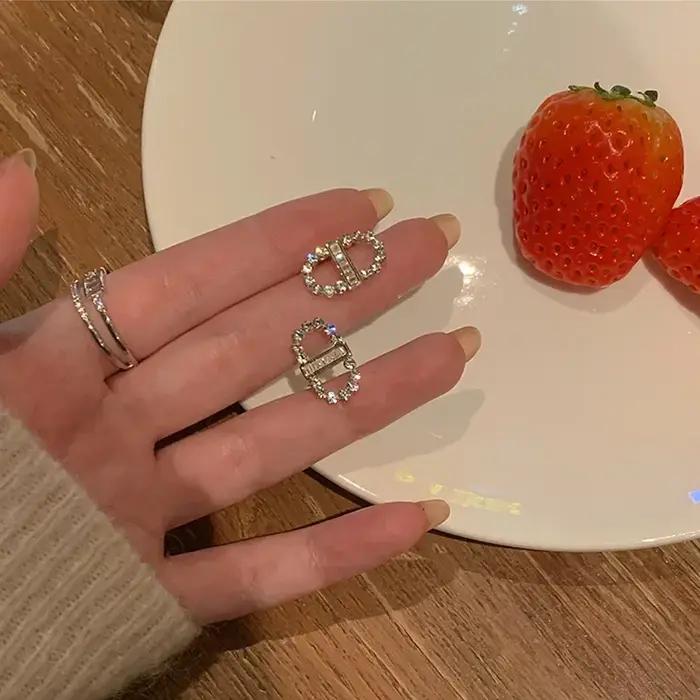 Boucles d'Oreilles en Diamant à Clipser pour Femmes sans Perçage Occasions Spéciales Mode Élégante Accessoire Tendance 2024