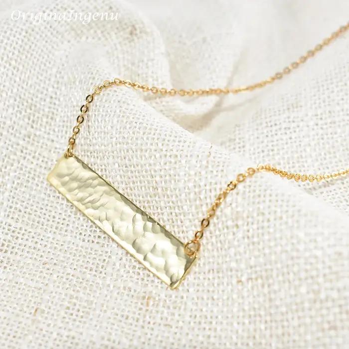 Collier en or jaune clair et argent sterling classique pour femme occasions spéciales collier personnalisé avec pendentif durable et élégant pour tous les jours et soirées