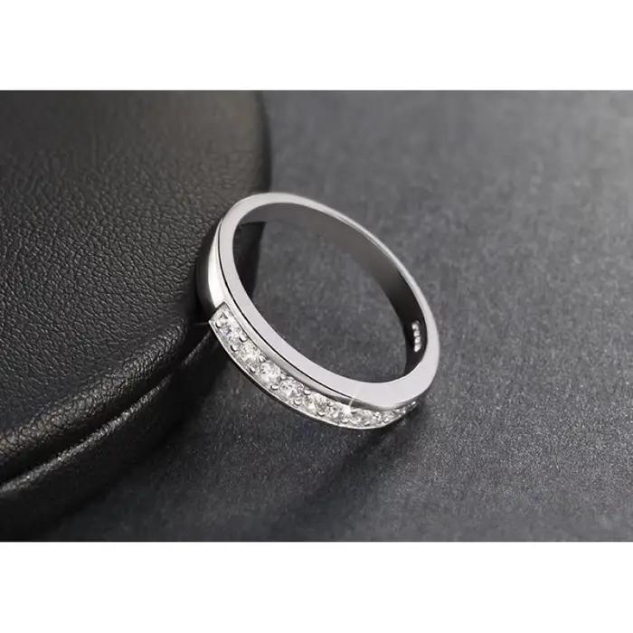 Bague en Argent Sterling S925 avec Barre de Diamants Zirconium pour Engagements et Mariages Fiançailles Éternité Bijoux de Mode pour Femmes Occasions Spéciales