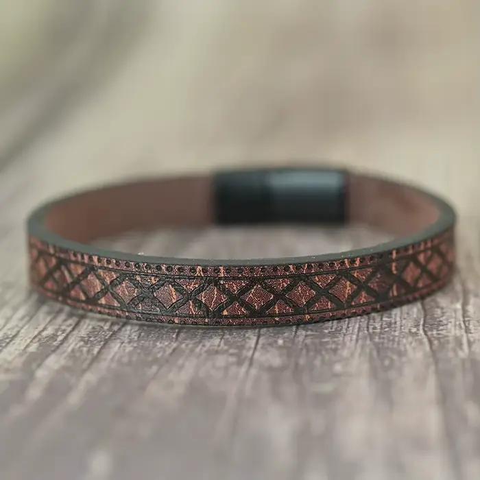 Bracelet en cuir pour hommes design vintage breloque motif géométrique fermoir aimant style de rue occasion spéciale