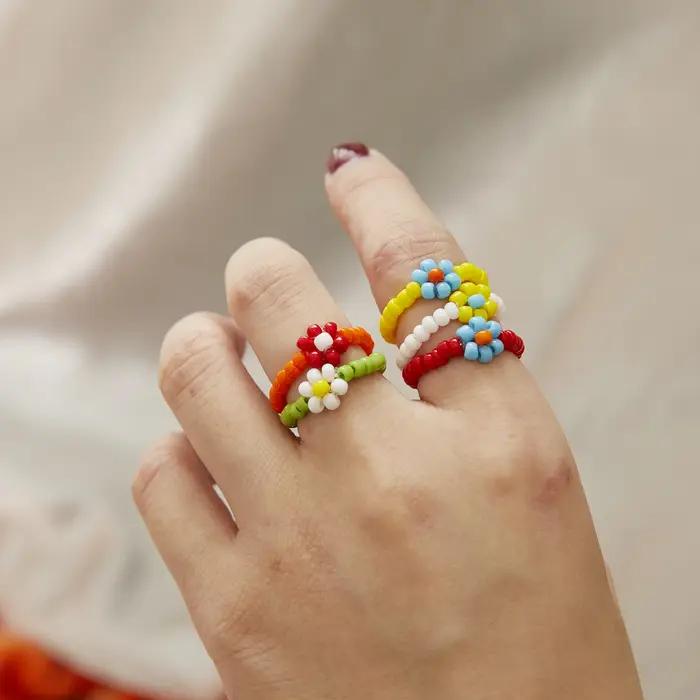 Nouvelles bagues coréennes en perles colorées à fleurs de marguerite