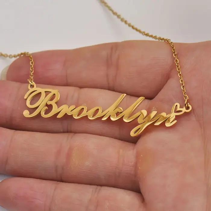 Crybaby – collier avec nom et cœur d'amour pour femmes