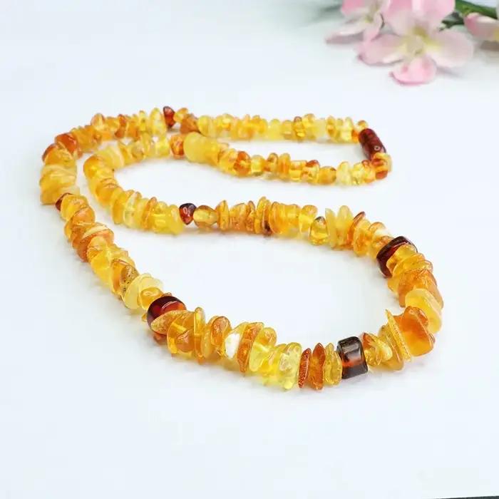 Collier multi-trésors en ambre naturel