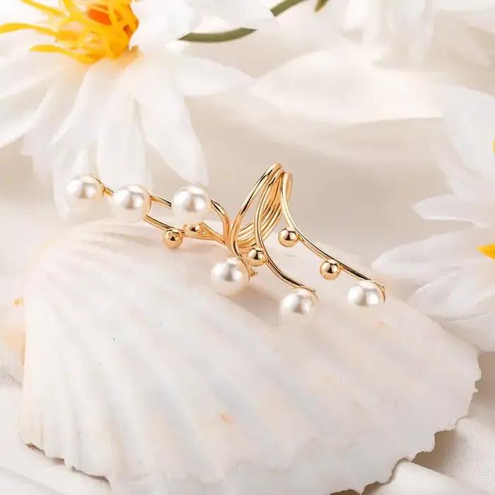 Bague en fausse perle géométrique dorée élégante