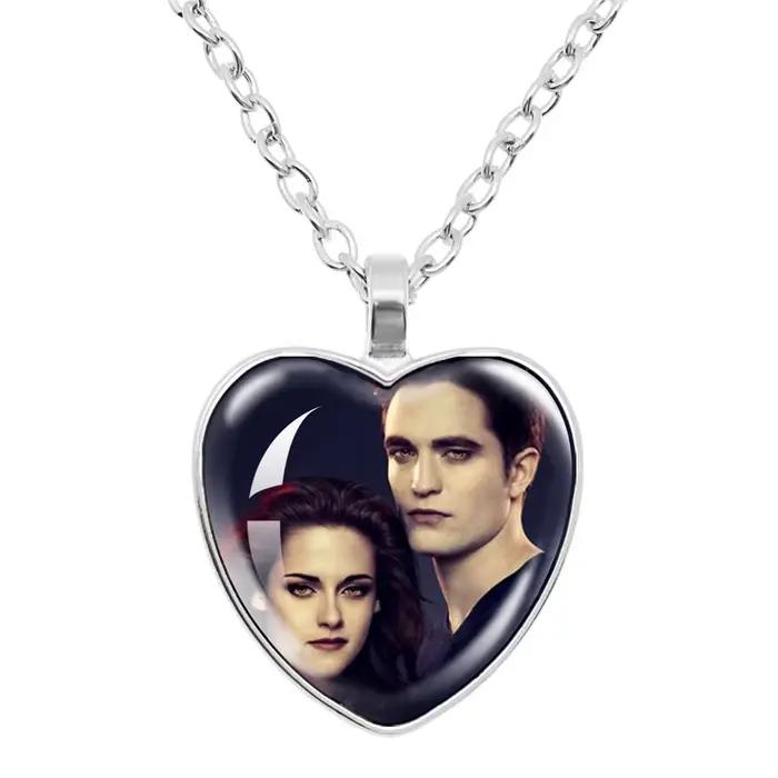 Collier du film crépuscule Vampire Bella Edward Jacob Renesmee personnage verre coeur pendentif collier hommes femmes bijoux cadeau