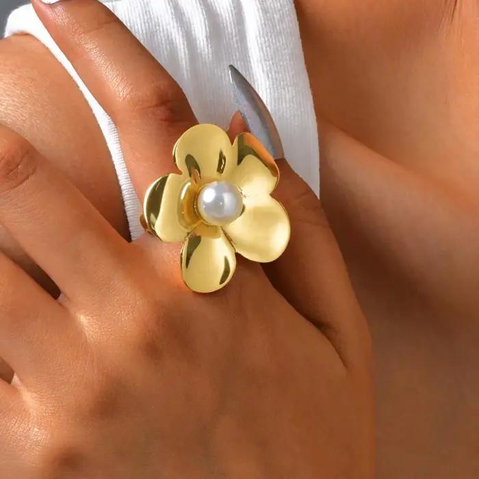 Bague à nœud d'amour pour femmes, bague empilable délicate plaquée or en acier inoxydable, petits bi