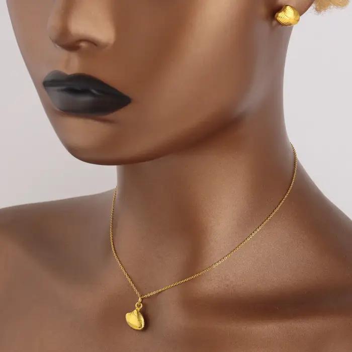 Ensemble de boucles d'oreilles et collier pour femmes