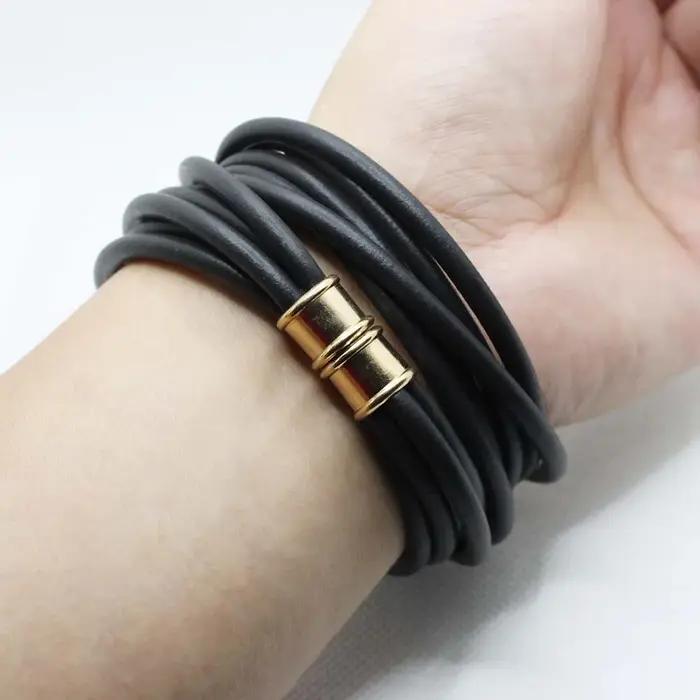 Bracelet à Breloques Gothique en Caoutchouc Fait à la Main pour Femme
