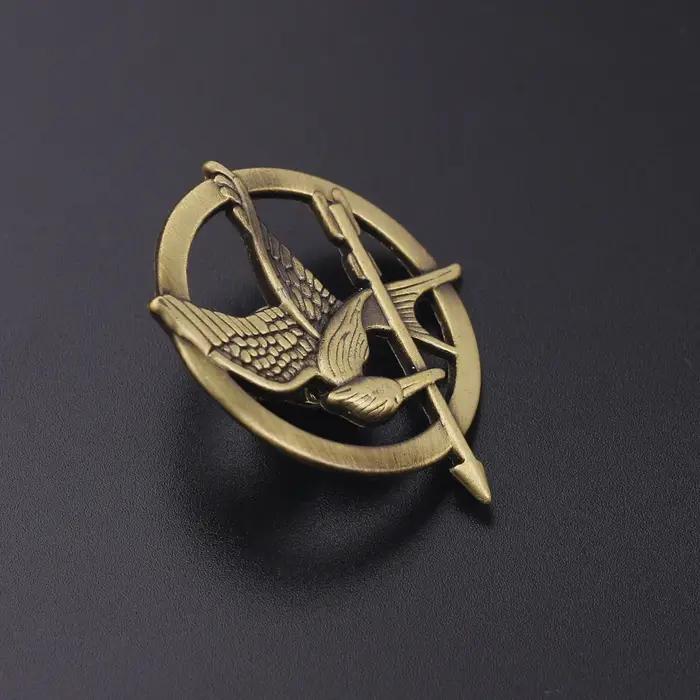 Broche d'oiseau à la mode punk vintage en alliage de zinc pour homme et femme polyvalente pour toutes les occasions