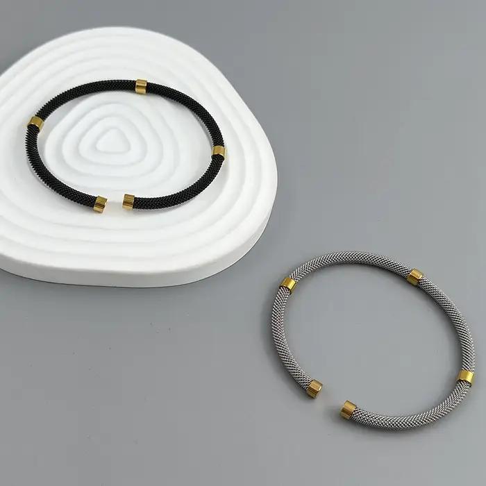 Charmant bracelet en maille tressée en acier inoxydable plaqué or 18 carats pour femmes