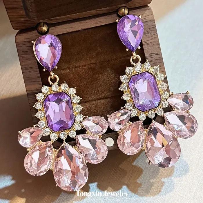 Boucles d'oreilles en zirconium violet à clous pour femmes élégantes occasions de soirée glamour