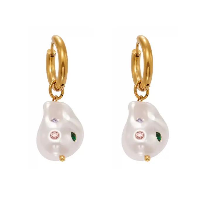 Boucles d'oreilles créoles en acier inoxydable plaquées or avec perles baroques et zircon pour femmes occasions spéciales