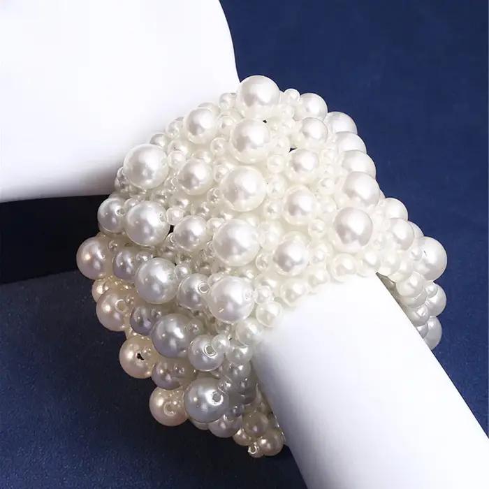 Bracelet en perles simulées à la mode pour femmes avec motifs géométriques et fermoir de sécurité invisible pour tous les styles et occasions spéciales