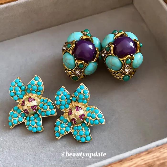 Boucles d'oreilles clous vintage en résine et cristal