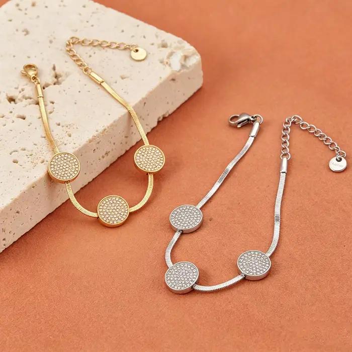 JeeMango – Bracelet à breloques rondes géométriques en Zircon délicat pour femmes, chaîne en acier inoxydable de qualité supérieure, bijoux imperméables B26022