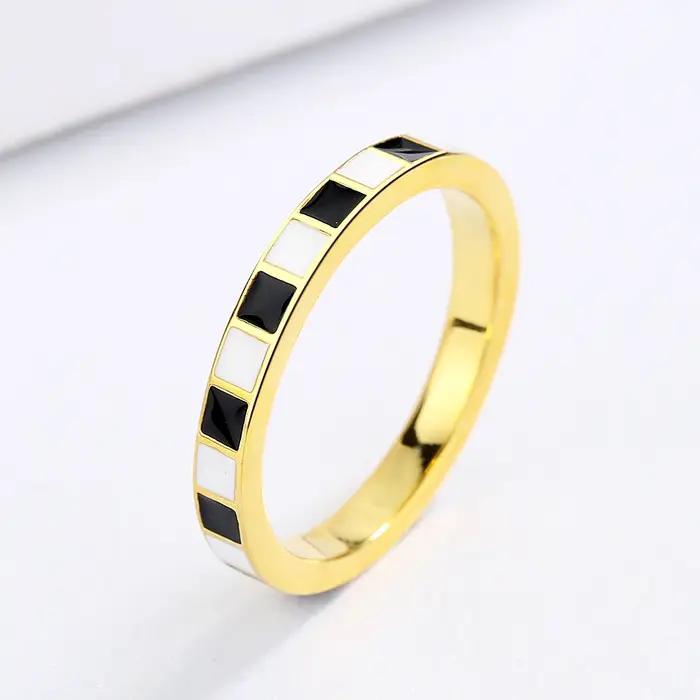 Bague en damier noir et blanc pour femme