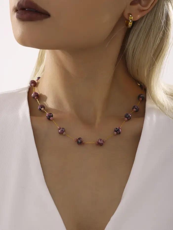 Collier en pierres naturelles perlées avec chaîne en acier inoxydable et breloque pour femmes occasions spéciales style moderne soirée