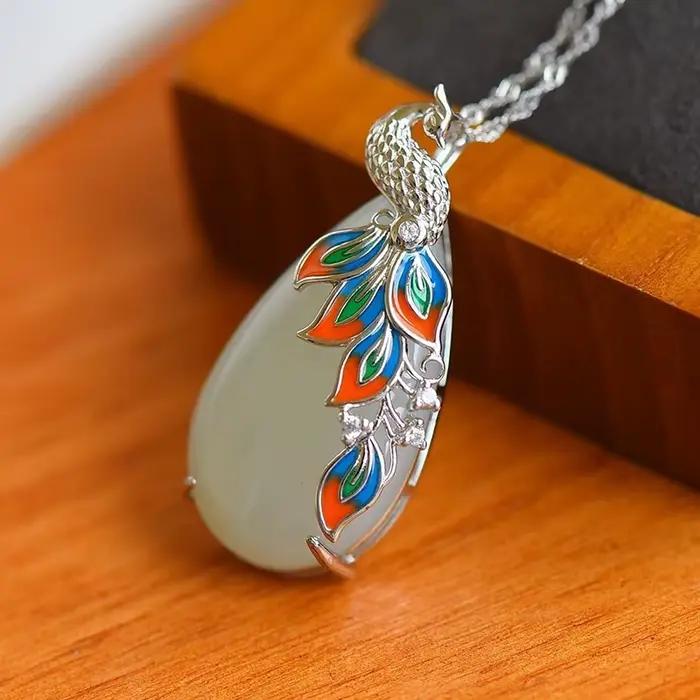 Collier classique en porcelaine émaillée incrustée de Zircon naturel Hetian Jade ovale