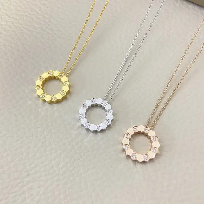 Collier en nid d'abeille incrusté de zircon blanc avec pendentif élégant pour femmes occasions spéciales