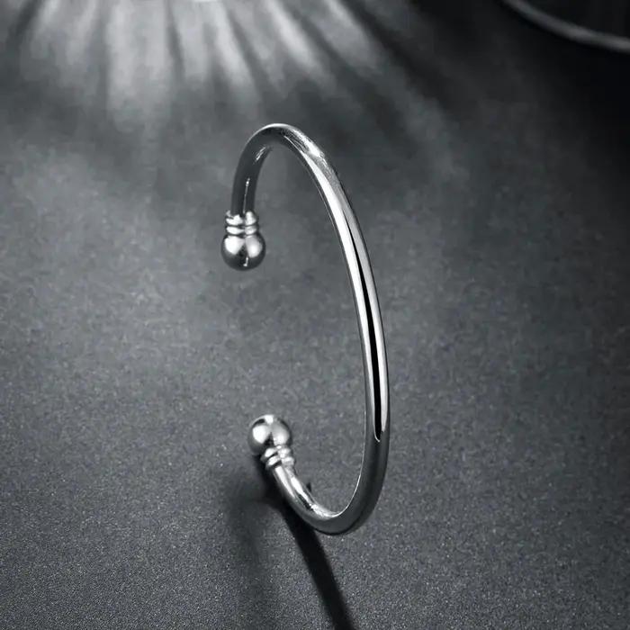 Bracelet de manchette en argent 925 pour femmes élégantes modernes pour occasions festives et cadeaux de Noël