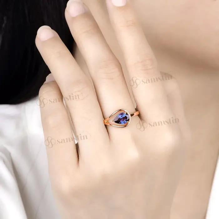 Bague Samstin en Alexandrite Cultivée en Or Rose Massif 14K pour Cadeaux Spéciaux de Femme Occasions de Mariage Engagement Anniversaire Partie