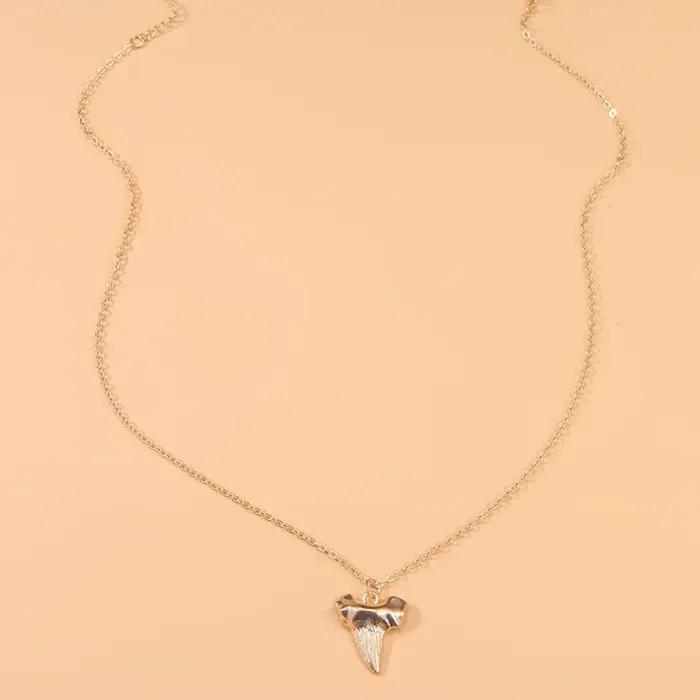 Collier pendentif en forme de dent de requin pour hommes et femmes