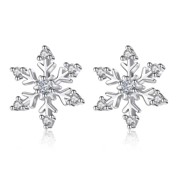 Boucles d'oreilles en argent sterling 925 avec zirconies en forme de flocon de neige élégantes pour femmes occasions spéciales engagement soirée chic