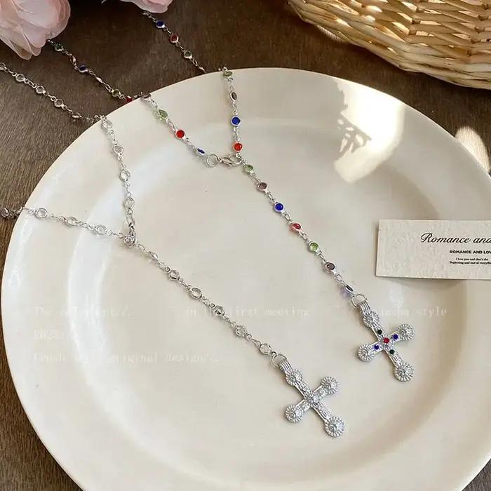 Collier bohème en forme de Y avec chaîne colorée en or ou rouge-marron sertie de cristaux brillants pour femmes occasions spéciales punk