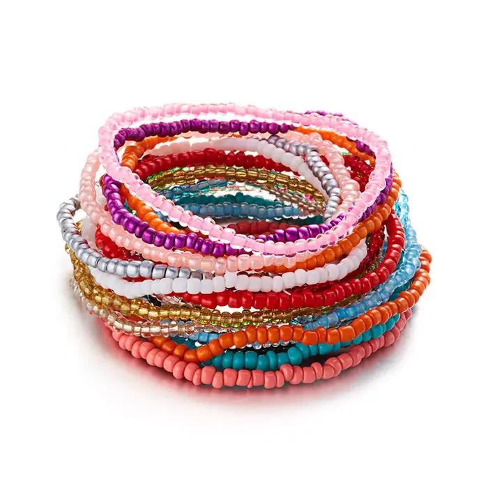 Bracelets de perles colorées bohèmes pour femmes, chaînes élastiques pour plage et occasions spéciales, style empilable et confortable, blanc, bleu, multicolore