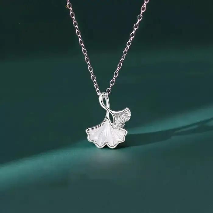 Collier en feuille de Ginkgo pour femmes