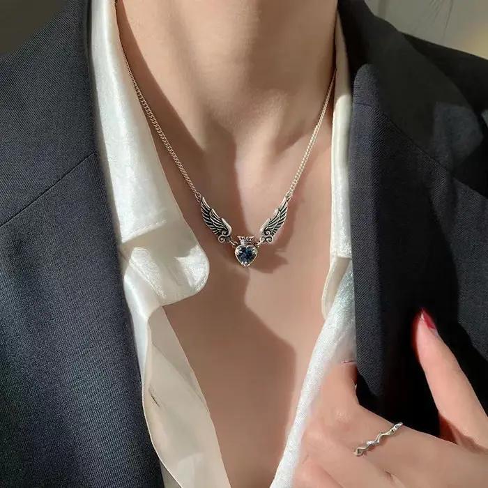 Colliers gothiques vintage avec pendentif ailes d'ange et couronne de cœur pour femmes mode romantique et sombre bijoux à offrir pour occasions spéciales