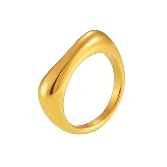 Bague carrée en acier inoxydable Ars plaquée or 18 carats