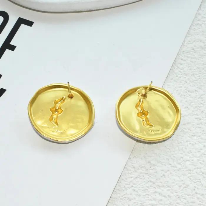 Boucles d'oreilles rondes élégantes aux motifs d'oiseaux dorés pour femmes mode et collection tendance