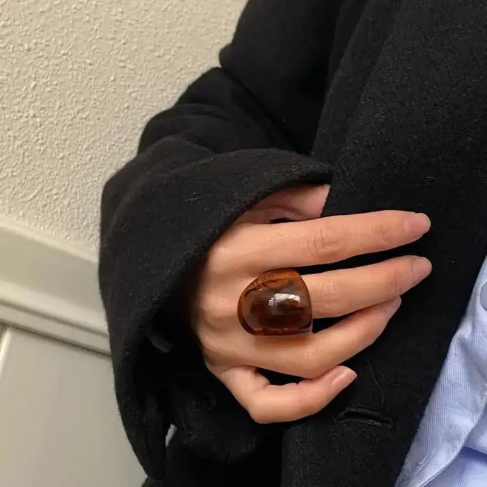 Bague géométrique large épaisse résine vintage punk pour femmes occasions spéciales exagérées nouveau style