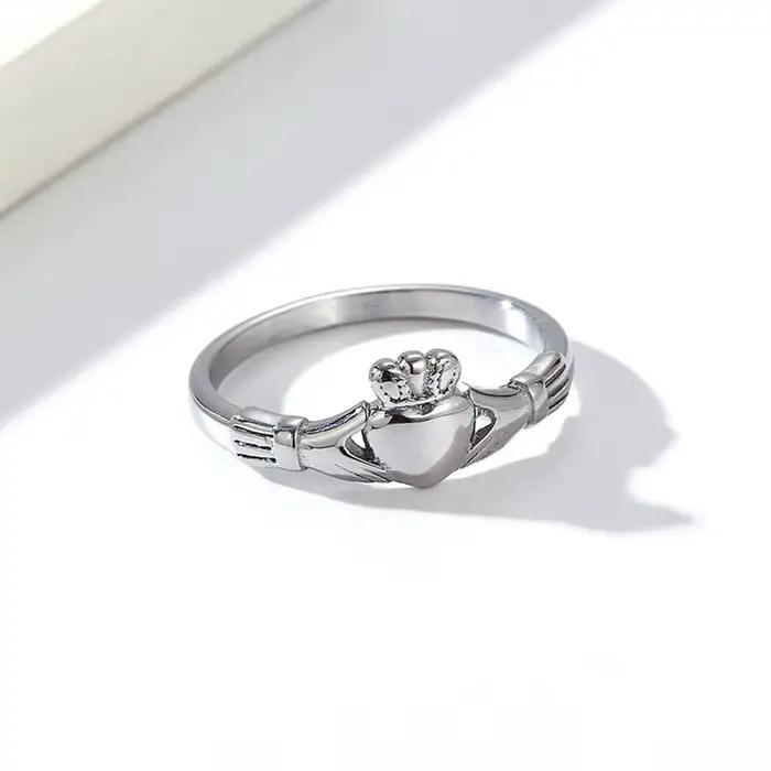 Bague Claddagh irlandaise en acier inoxydable