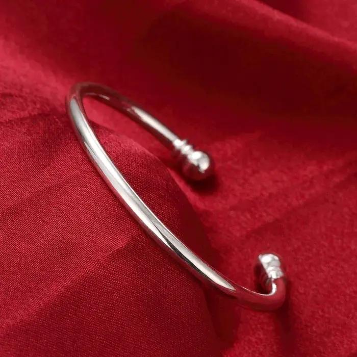 Bracelet de manchette en argent 925 pour femmes élégantes modernes pour occasions festives et cadeaux de Noël