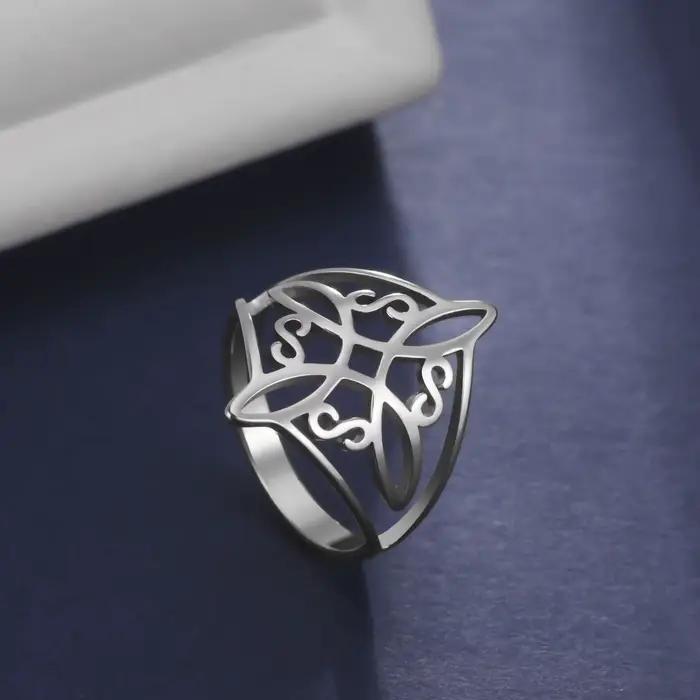 Bague à nœud celtique pour femmes