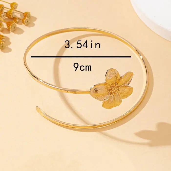 Bracelet de bras floral romantique en alliage de fer doré pour femmes adaptés aux tenues de tous les jours et aux vêtements de banquet