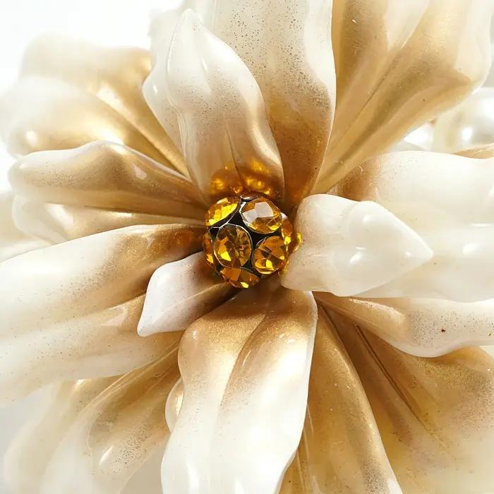 Bracelet floral perlé, accessoire tendance pour brunch