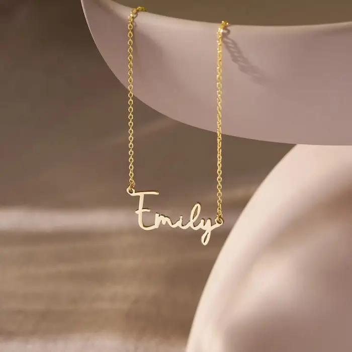 Collier avec nom personnalisé pour femmes et hommes