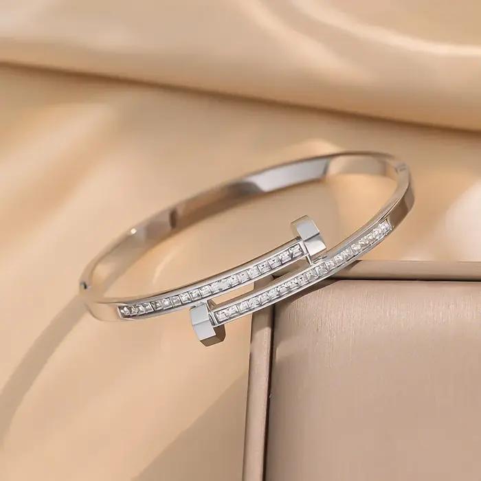 Bracelet Manchette Ongles Géométriques Zircon Micro-Pavé Acier Titane Plaqué Or Rose Jaune Clair Pur Argent Rhodium Occasions Spéciales Femmes