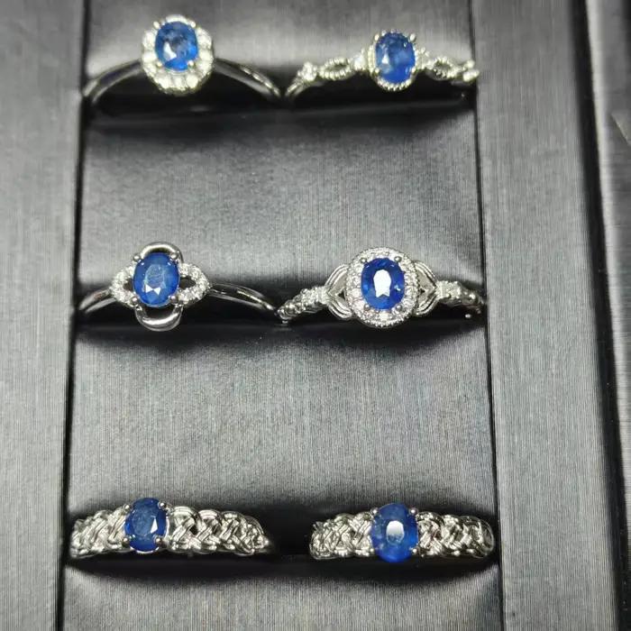 Bague ovale en saphir naturel facetté