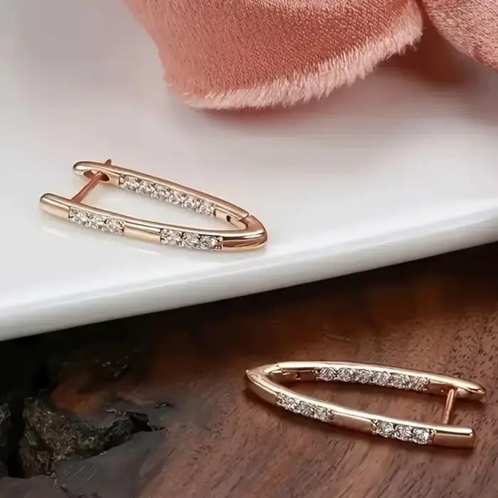 Boucles d'oreilles en forme de V vintage en or jaune clair incrustées de zircon pour femmes bijoux de fête cadeaux de luxe pour occasions spéciales