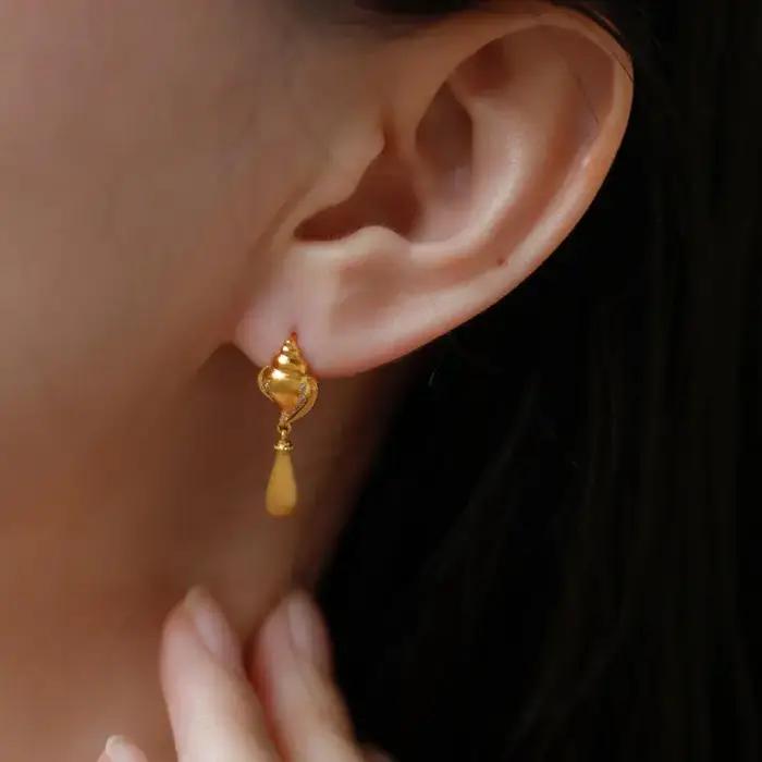 Boucles d'oreilles en forme de goutte d'eau en or antique