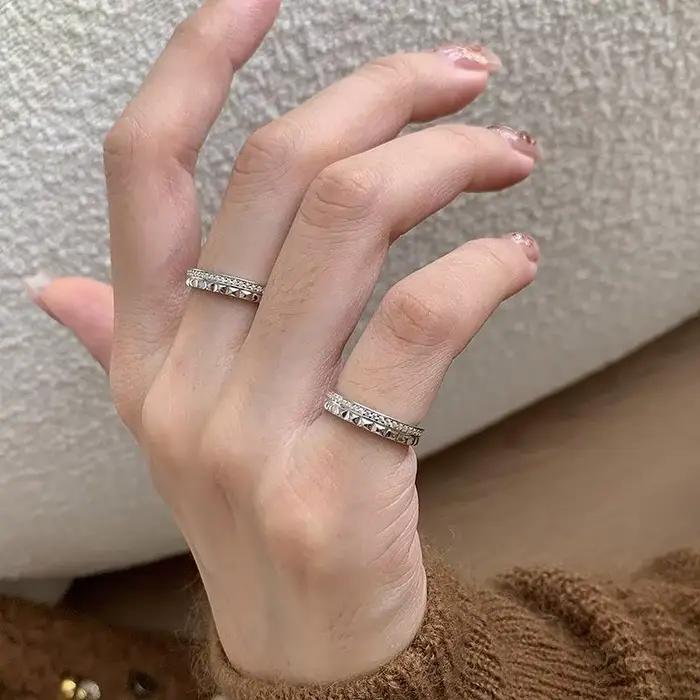 Bague de luxe en argent sterling 925 incrustée de zirconium pour femmes occasions spéciales style classique mariage bijoux à faire soi-même