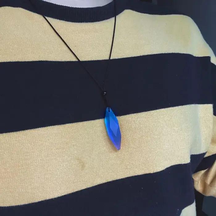 Pendentif et collier en pierre Aurora ycin is Resin