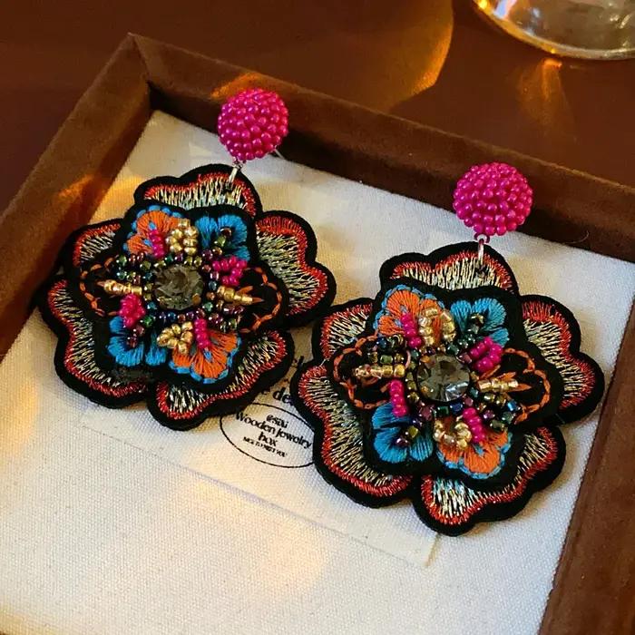 Boucles d'Oreilles en Perles de Riz Colorées et Strass Design Unique pour Femmes Occasions Spéciales Mode Vintage